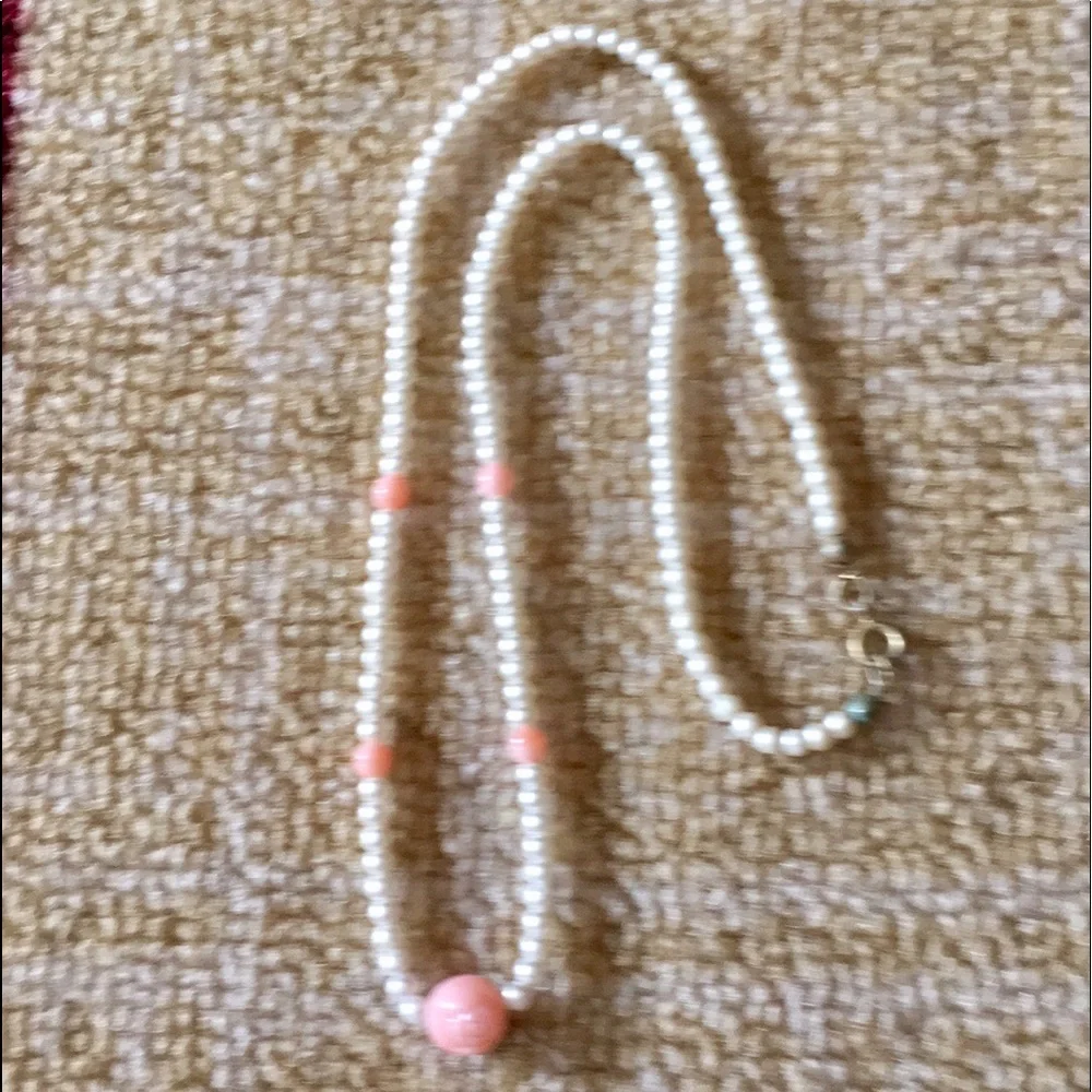 VINTAGE AVON WHITE FAUX PEARL PINK BEAD NECKLACE